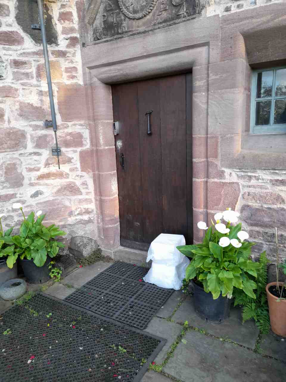 Delivery confirmation for Claire Mottram Wedding